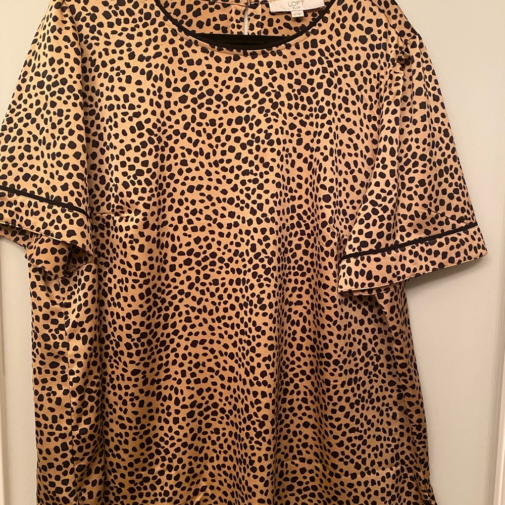 EUC loft size 22 blouse with dot/animal print